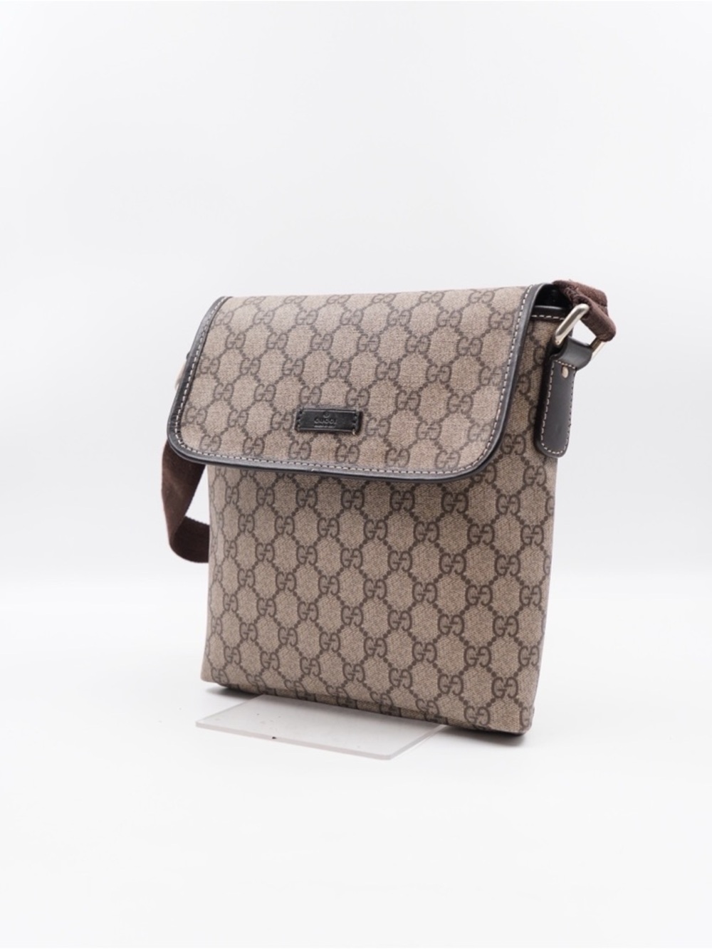 Gucci Brown GG Supreme Canvas Messenger Bag - Picture 2 of 10